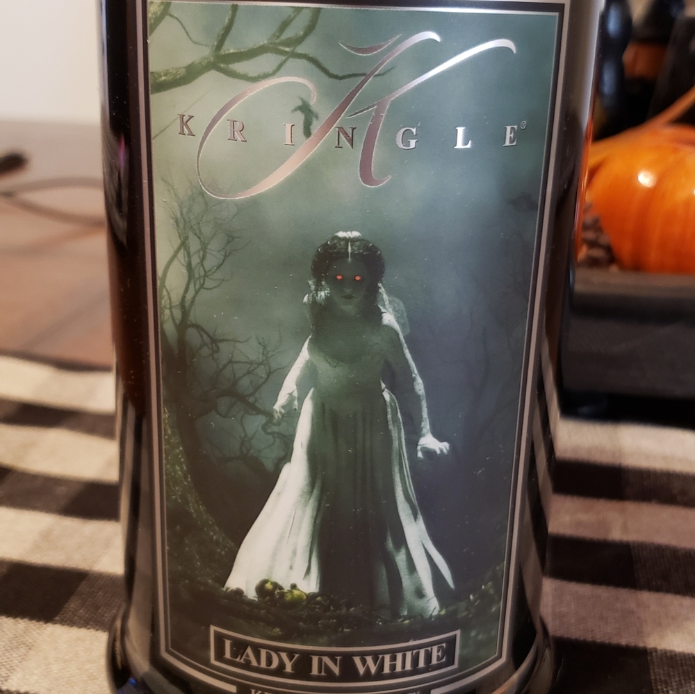 Kringle candle Lady in White